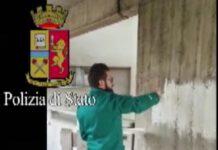 Poliziotti si travestono da operai e arrestano nonna spacciatrice (VIDEO)
