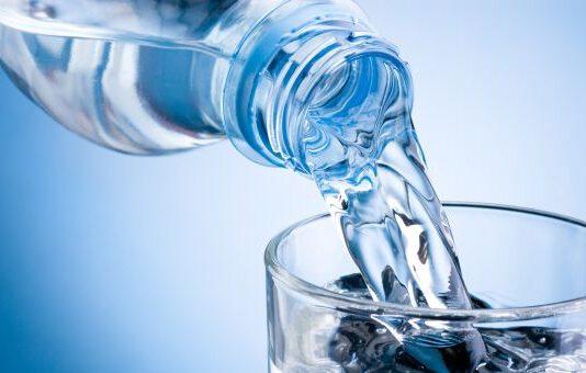 Locri-12enne beve acqua minerale e finisce ospedale