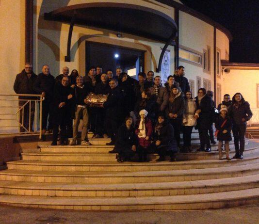 Fidelitas dona cesta a bisognosi della comunità