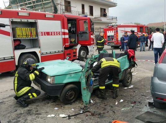 Incidente nel reggino, un morto e sei feriti