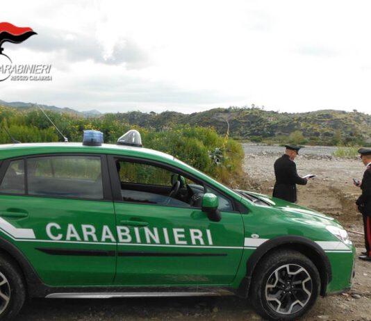 Sorpresi a trafugare materiale litoide da una ditta di inerti confiscata alla criminalità organizzata e gestita dall’Agenzia Nazionale dei Beni Confiscati. Una persona arrestata, due denunciate.