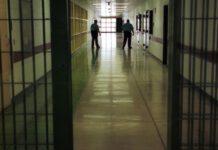 Detenuto calabrese tenta suicidio in carcere, salvato da agenti