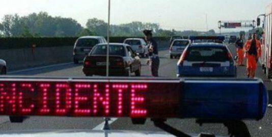 Grave incidente in galleria in autostrada Sa-Rc, tre feriti