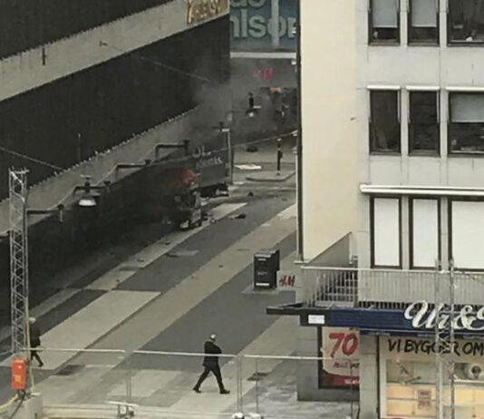 Stoccolma- camion su folla, si parla di feriti e morti