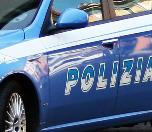Lite tra vicini, donna colpita da una pietra