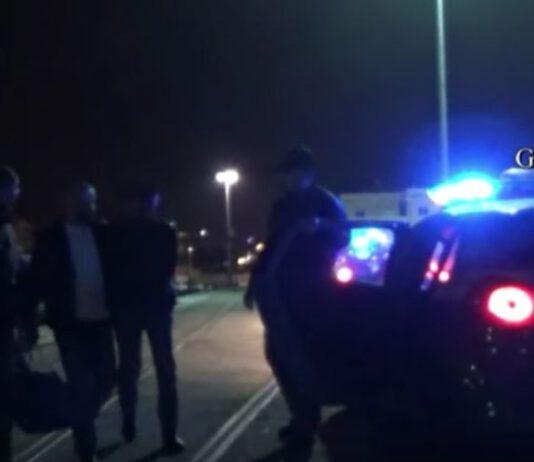 Inseguito e bloccato a oltre 150 miglia dalla costa un peschereccio che aveva sbarcato 79 migranti irregolari.