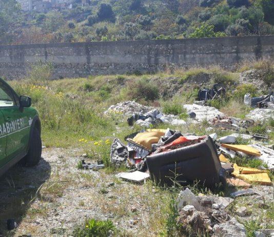 Non bonificano l’argine della Fiumara Calopinace dai rifiuti scaricati abusivamente. Tre persone nuovamente denunciate
