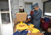 Capi abbigliamento squadre calcio contraffatti, 17 denunce