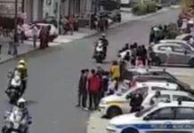 Immigrato tenta di invadere corsia durante Giro d’Italia a Rosarno, il video