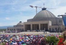 Migliaia di fedeli per Natuzza Evolo