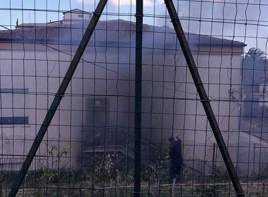 Fiamme in scuola elementare, probabile incendio doloso