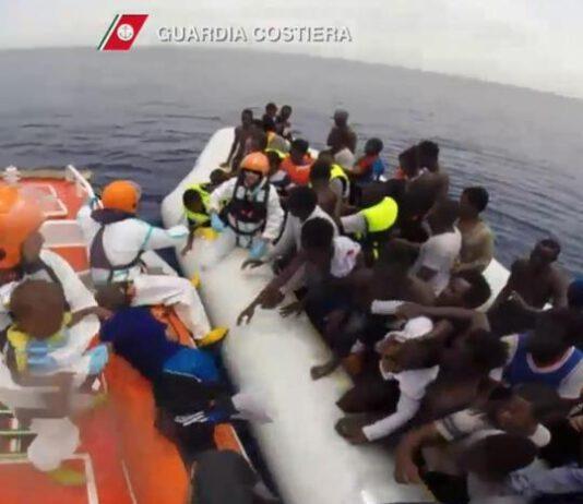8500 migranti soccorsi e diretti verso Calabria e Sicilia