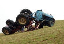 Uomo muore schiacciato da trattore