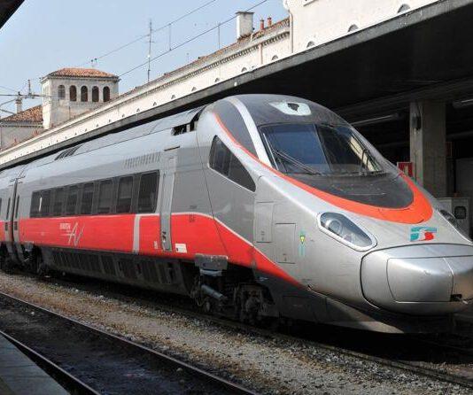 Domenica 11 giugno la Frecciargento ha fatto per la prima volta tappa a Rosarno