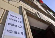 Fotografa voto con cellulare, denunciato 48enne in Calabria