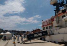 Sbarcata a Reggio nave con 346 migranti, a bordo anche una salma