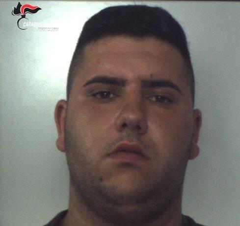 Rapina in un bar, arrestato 19enne