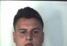 Arrestato 19enne per detenzione di armi a Reggio Calabria