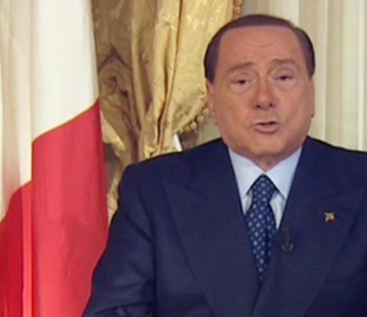 Berlusconi su sbarchi migranti: È stato l’accordo Renzi Alfano a permettere soccorso di migranti in Italia “