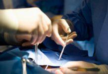 Gelosa del marito lo colpisce genitali provocandogli lesioni