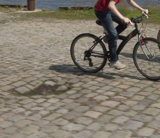 Tragedia in Calabria, 14enne muore cadendo da bici