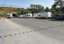 Gioia Tauro, Piazza Tre Palmenti occupata da oltre un mese da roulotte e camper con nomadi e rom