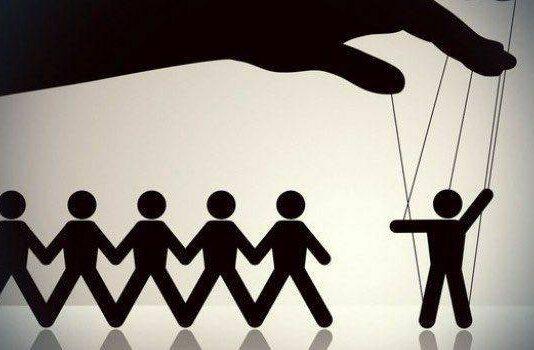 I sacerdoti del “Politicamente Corretto”, la vera causa del razzismo?