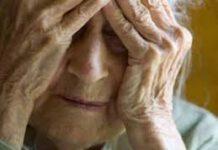 Chiude anziana madre disabile in auto per visitare fiera-denunciato