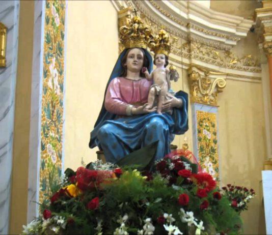 Rosarno, santini della Madonna della Montagna davanti casa madre boss. Avviate indagini