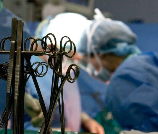 Anziano morto in ospedale- 4 medici rinviati a giudizio