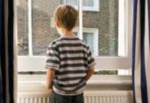 Lascia figli di 7mesi e 2 anni soli in casa- Denunciata mamma