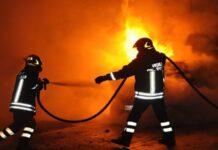 Incendio in un bar in pieno centro