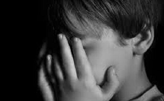Madre teneva segregato in casa bimbo di 11anni- intervento Polizia