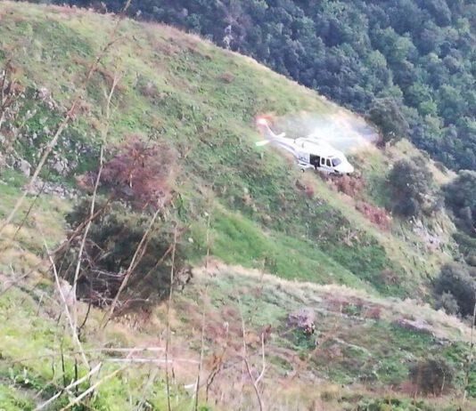 Migranti fuggono su montagne dopo sbarco Palmi, elicottero impegnato in salvataggio