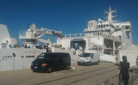 Sbarco migranti Reggio Calabria, fermati due scafisti