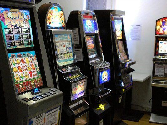 Controlli carabinieri, slot machines illecite- Denunce e sanzioni