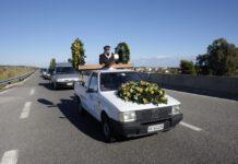 Protesta su Ss 106 per sicurezza strada, corteo di carri funebri
