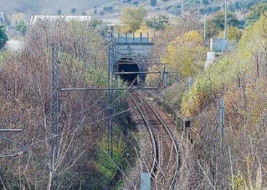 Treno deragliato a Paola