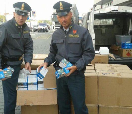 Sequestrati 7 milioni di luminarie e giocattoli natalizi pericolosi
