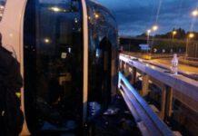 Autobus si ribalta in autostrada, diversi feriti