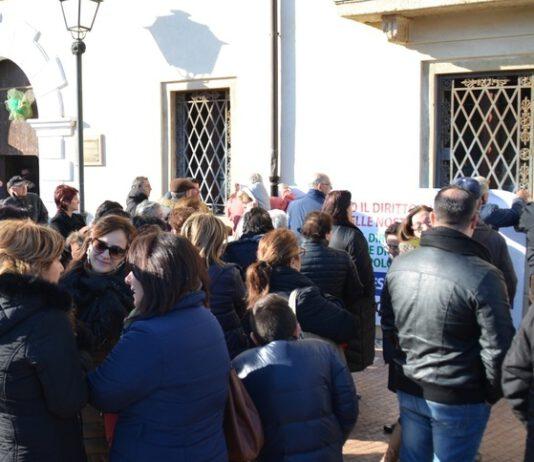 Emergenza idrica- Acqua sporca dai rubinetti, protesta in corso