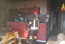 Appartamento in fiamme, trovata tanica benzina