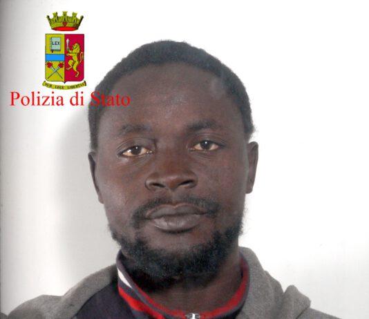 Rosarno, rapina in negozio cellulari, arrestato gambiano