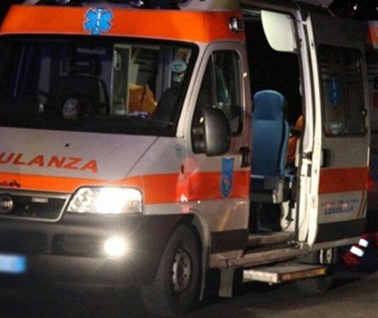 Tragico incidente, uomo muore travolto da auto