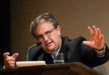 Intimidazione Don Ennio Stamile, carcassa di capretto legata auto