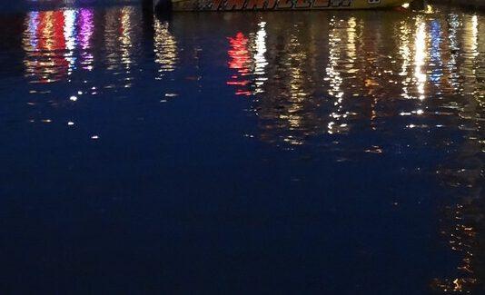 Pescatore cade in mare e muore