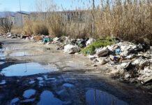 Allarme discarica rifiuti a cielo aperto