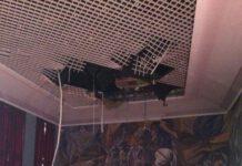Crollo soffitto sala consiliare Comune