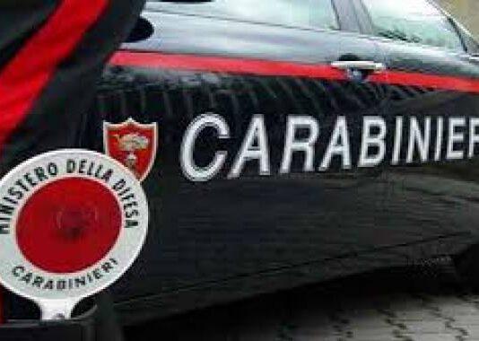 Figlio affetto da psicosi, genitori lo incatenano al letto