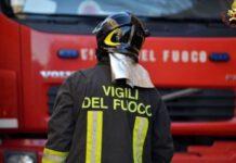 Incidente in autostrada, Jaguar si schianta contro muro, gravemente ferito conducente